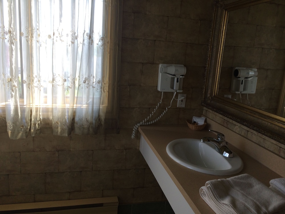 Standard Room, 2 Double Beds photo 2