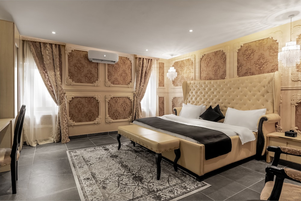 Luxury Room