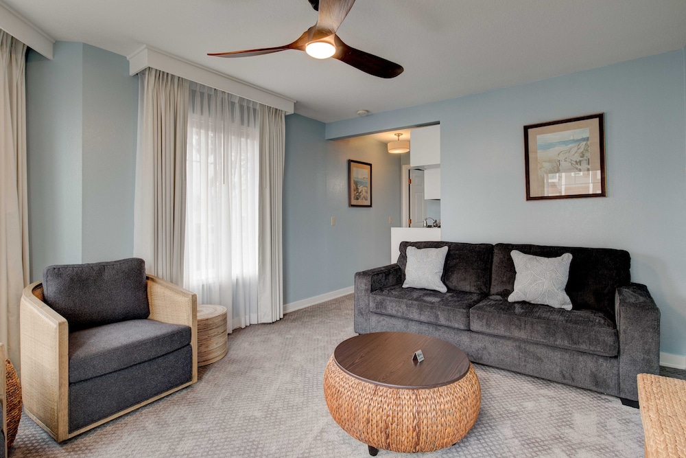 Queen Suite with Jetted Tub Partial Ocean View - Photo 5