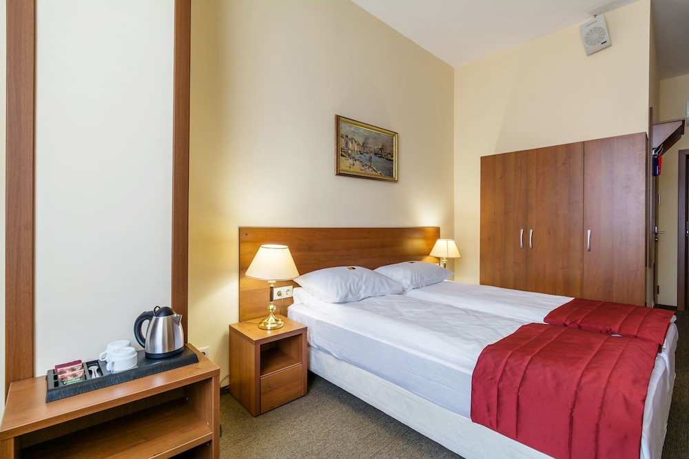Standard Double or Twin Room photo 2