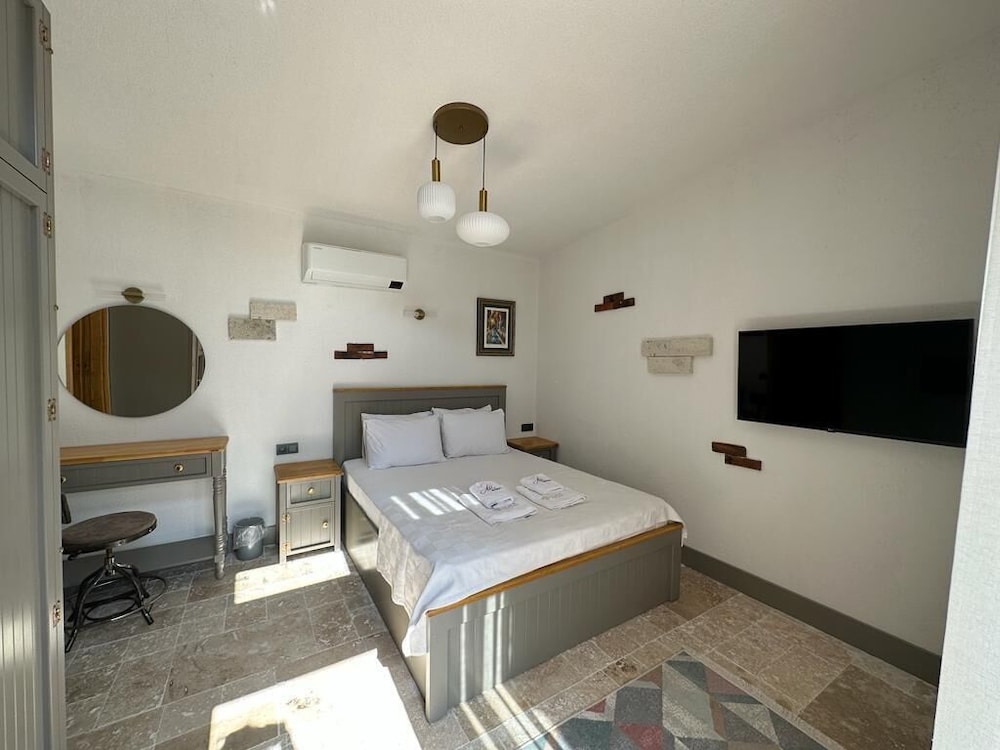 Standard Lounge Room