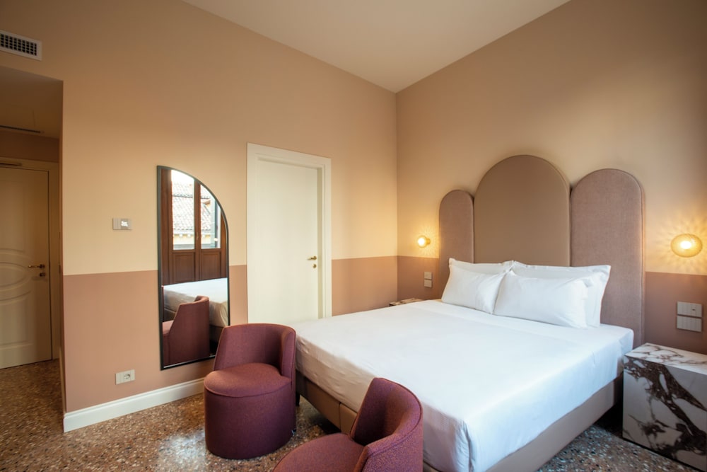 Double Room (King) photo 2