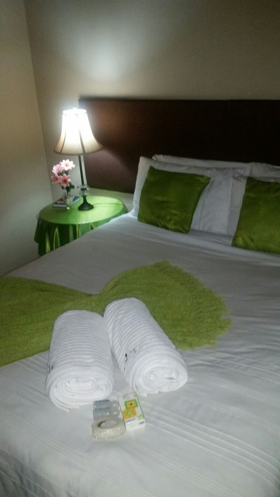 Deluxe Triple Room, 3 Twin Beds, Accessible, Non Smoking photo 1