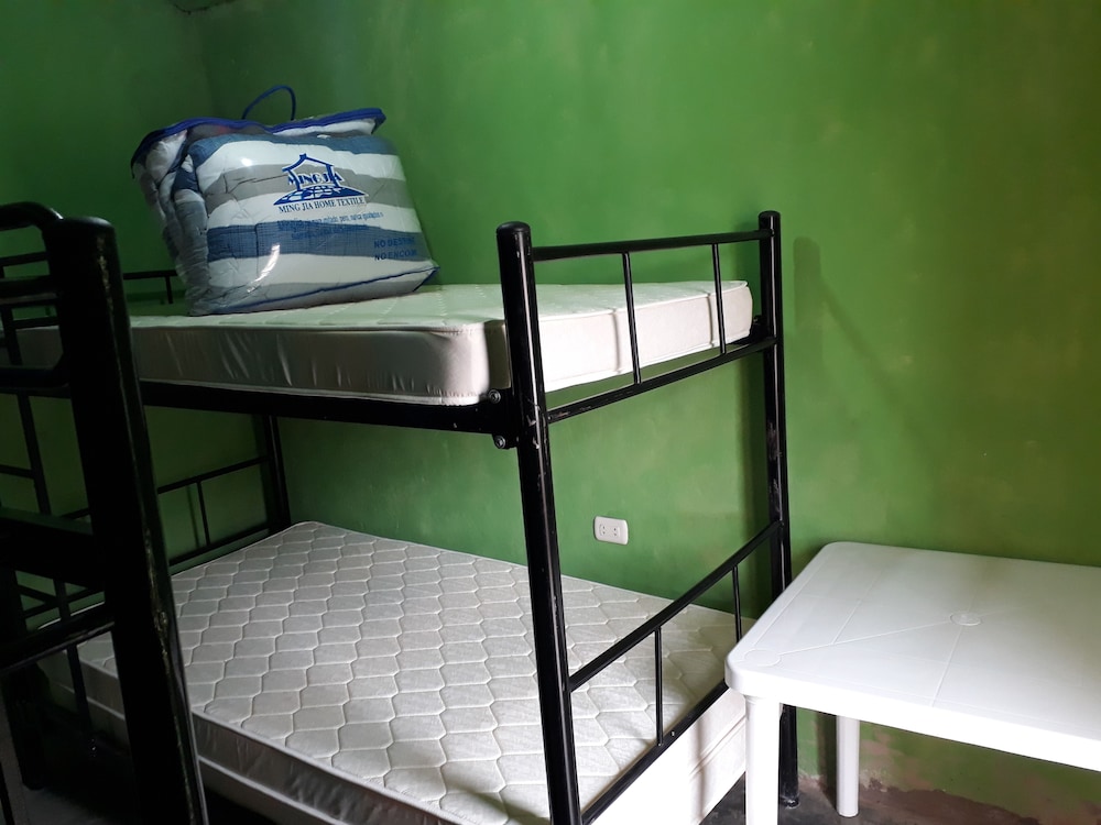 Quadruple Room, 1 Bedroom, Private Bathroom photo 1