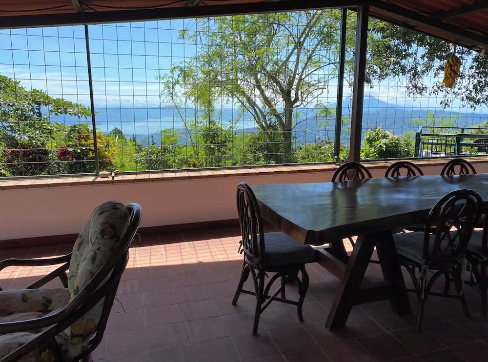 Family House, Mountain View