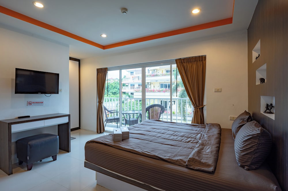 Basic Studio, Balcony, City View