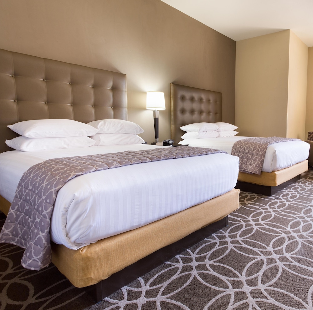 Suite, Multiple Beds, Refrigerator & Microwave (2 Rooms, Upper Floor) photo 2