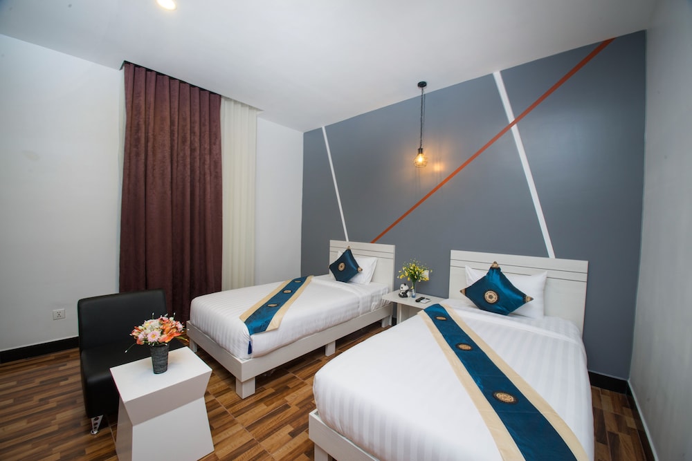 Deluxe Twin Room, Multiple Beds photo 3