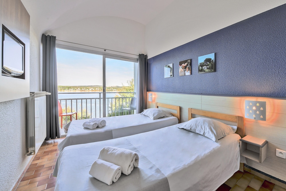 Classic Room, 2 Bedrooms, Balcony, Lake View