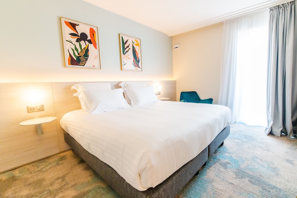 Exclusive Room, 1 King Bed, Non Smoking, Balcony (Twin bed on request) - Photo 6