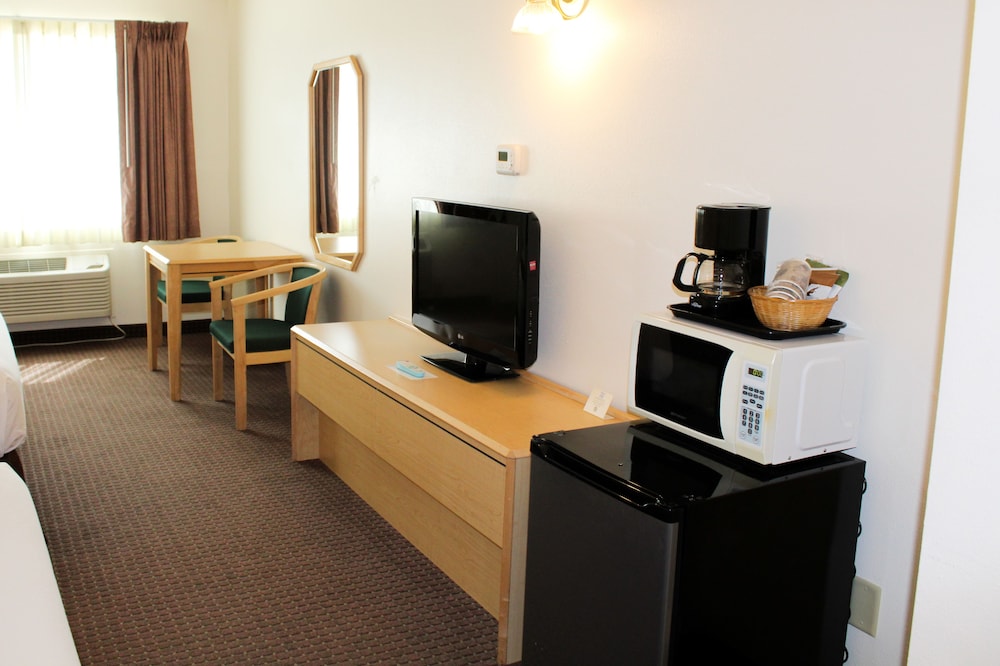 Room, 2 Queen Beds, Non Smoking (Pet Friendly) photo 2