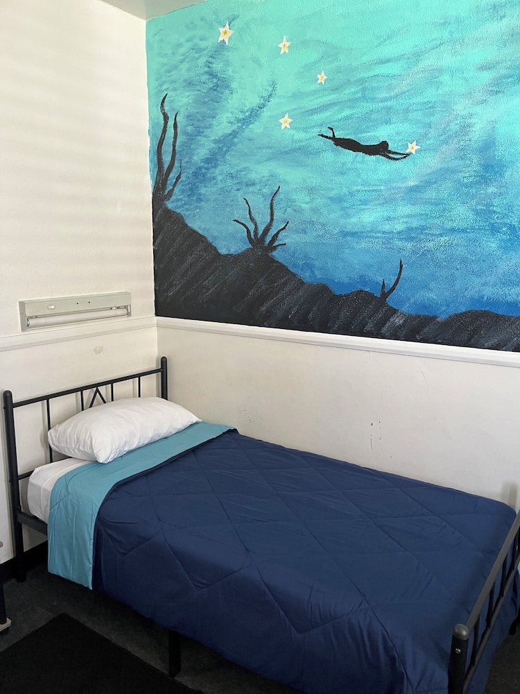 Economy Single Room, Men only, Non Smoking, City View photo 2
