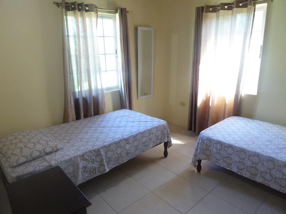 Family Apartment, 2 Bedrooms, Beach View, Beachfront photo 3