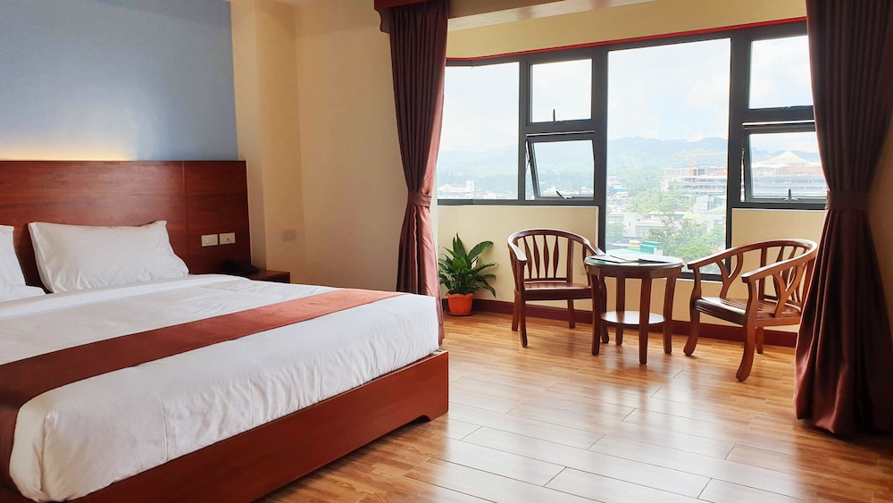Comfort Room, City View - Photo 2