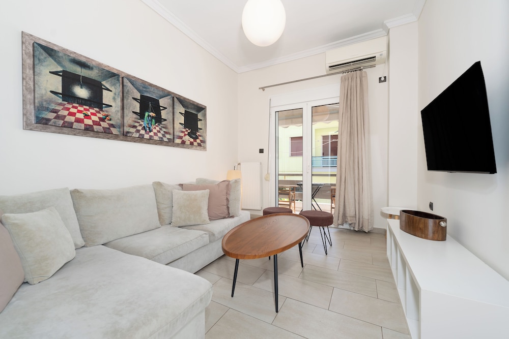 Superior Apartment, 2 Bedrooms, Kitchen, City View