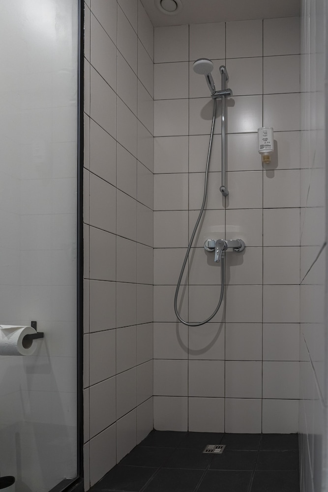 Standard Double or Twin Room, City View - Photo 8