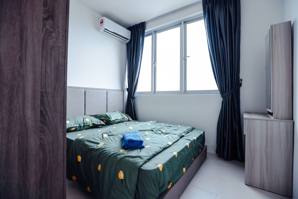 Family Condo - Photo 3