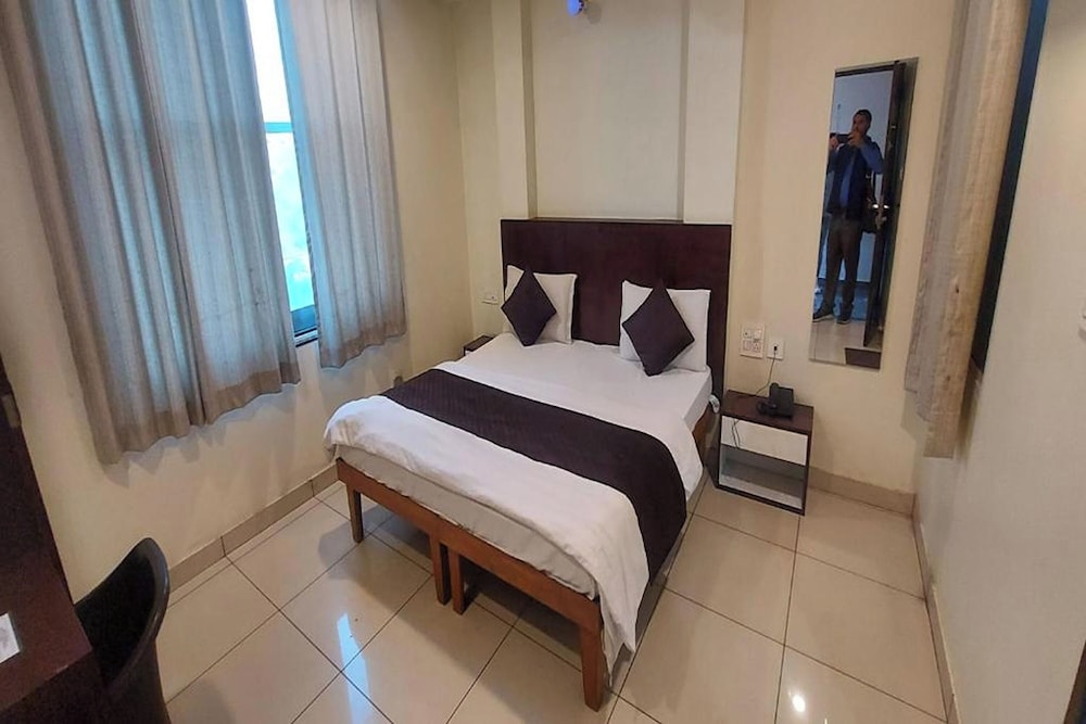 Deluxe Room - Photo 3