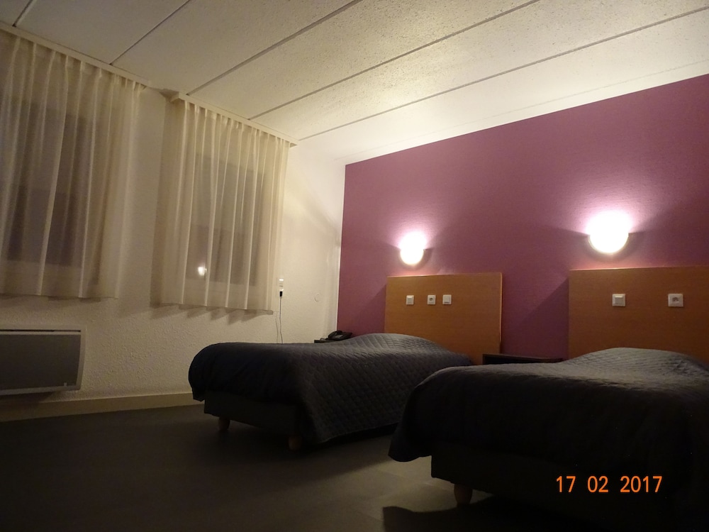 Standard Twin Room, 2 Twin Beds photo 2