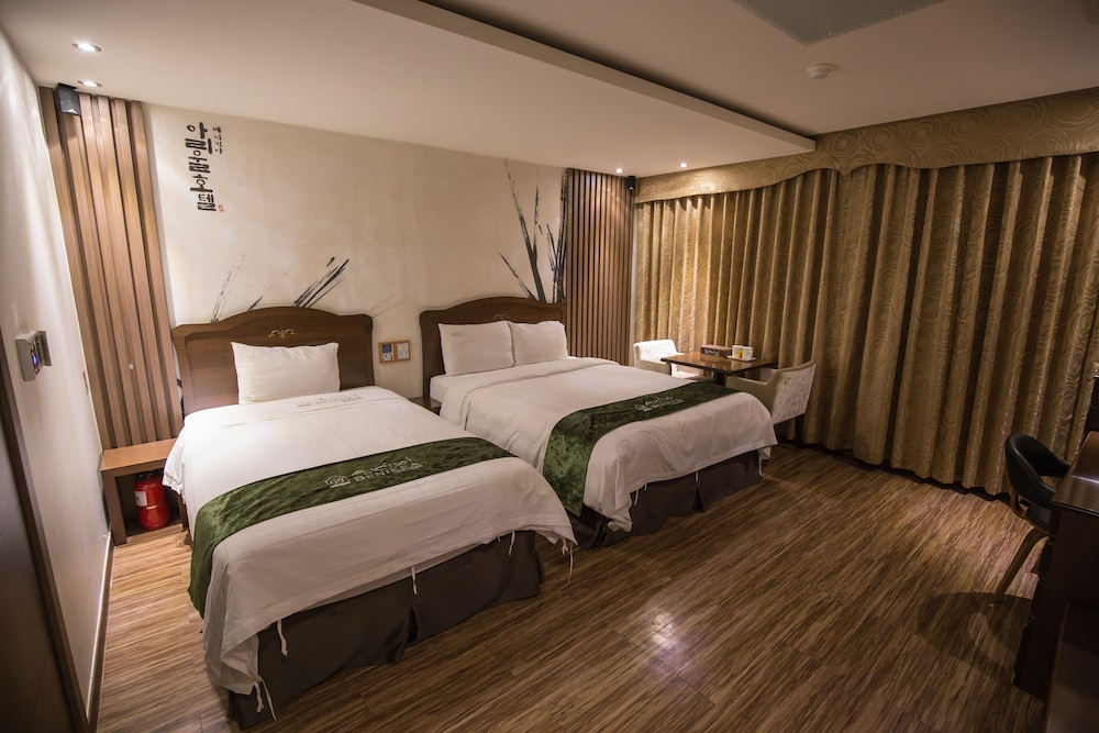 Deluxe Twin Room photo 3
