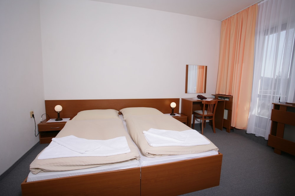 Classic Suite, 1 Bedroom, Balcony (1) photo 3
