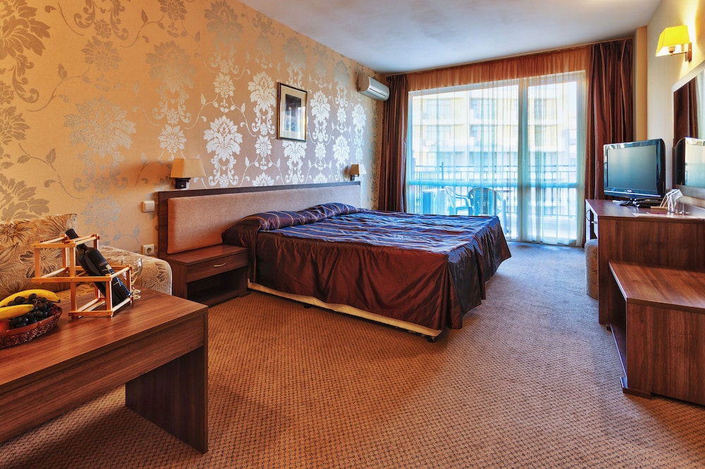 Double or Twin Room photo 3