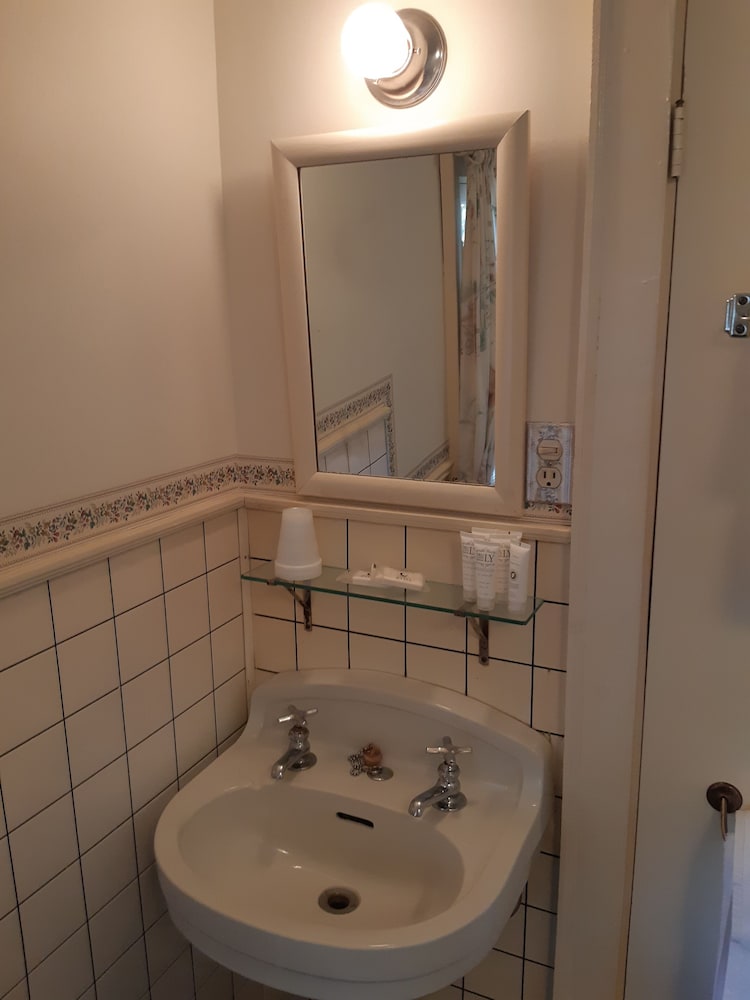 Standard Room (3, 5) photo 3