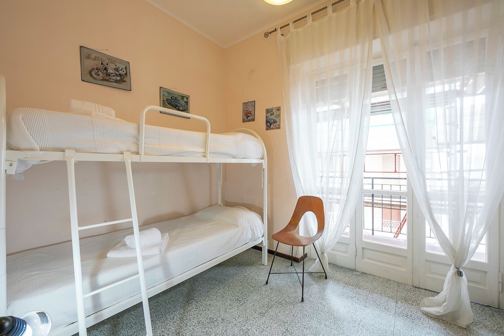 Family Apartment, Multiple Bedrooms, 2 Bathrooms (Tre Balconi Sul Mare Beach) photo 2