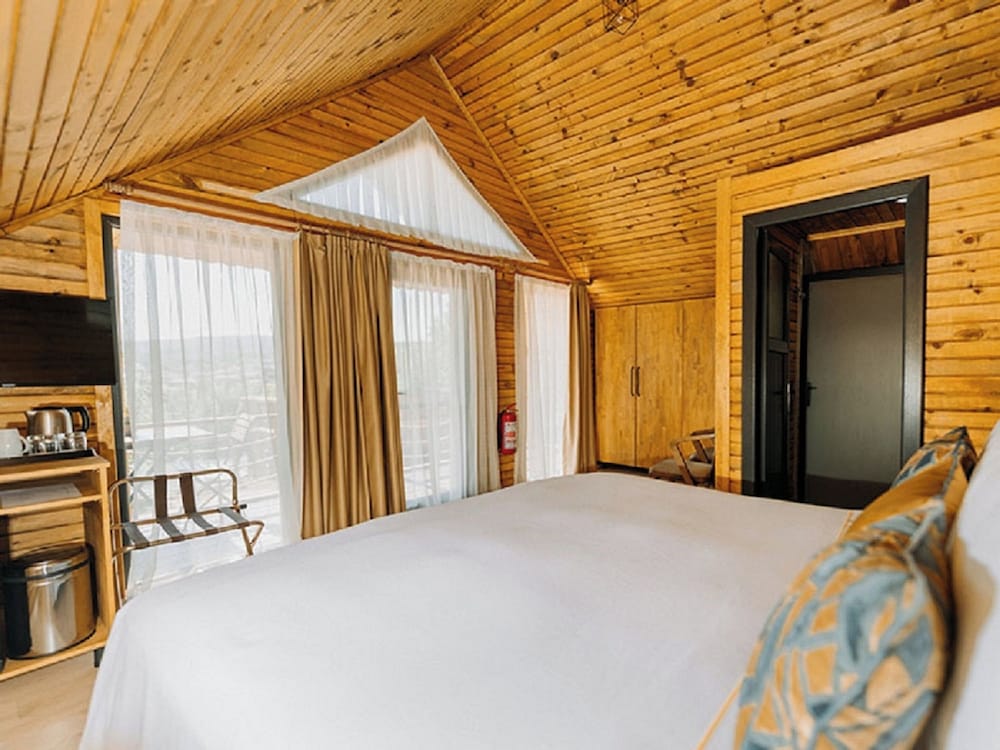 Deluxe Bungalow, 1 King Bed photo 3