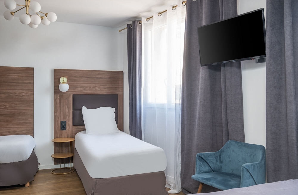 Comfort Triple Room, Non Smoking, City View photo 3