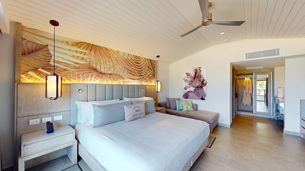 Luxury Presidential Ocean Front One Bedroom Suite Diamond Club