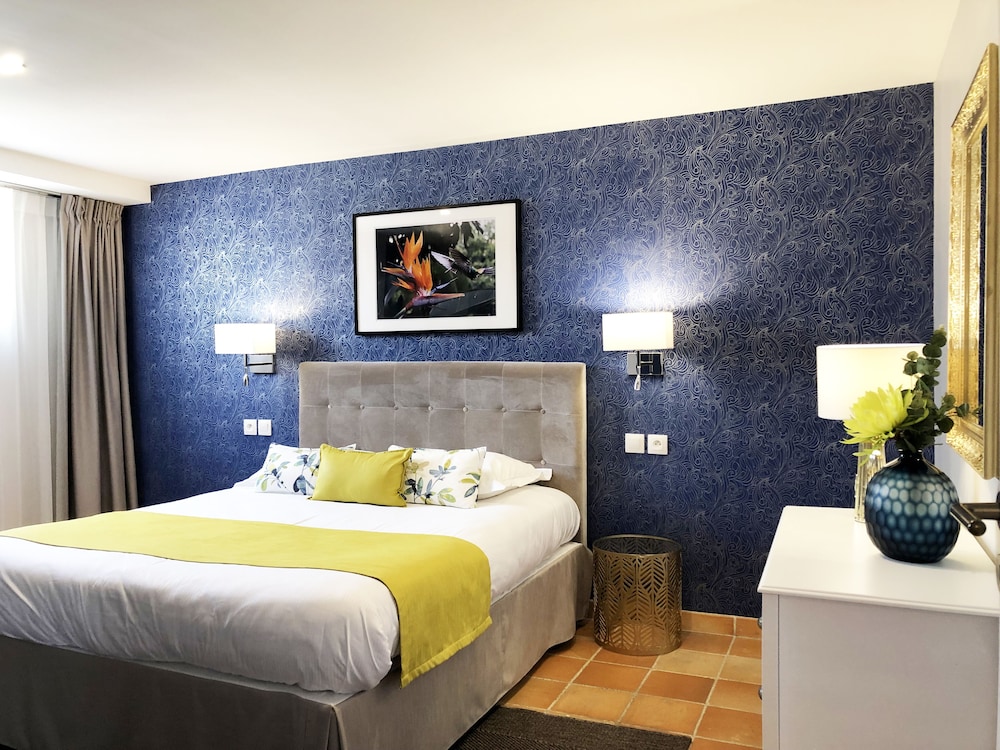 Superior Suite - Photo 2