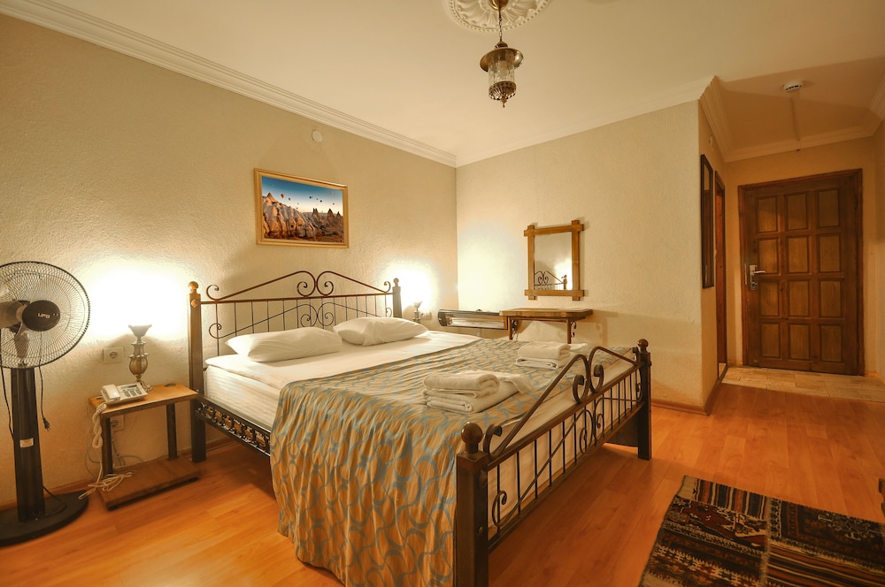 Standard Double Room - Photo 4