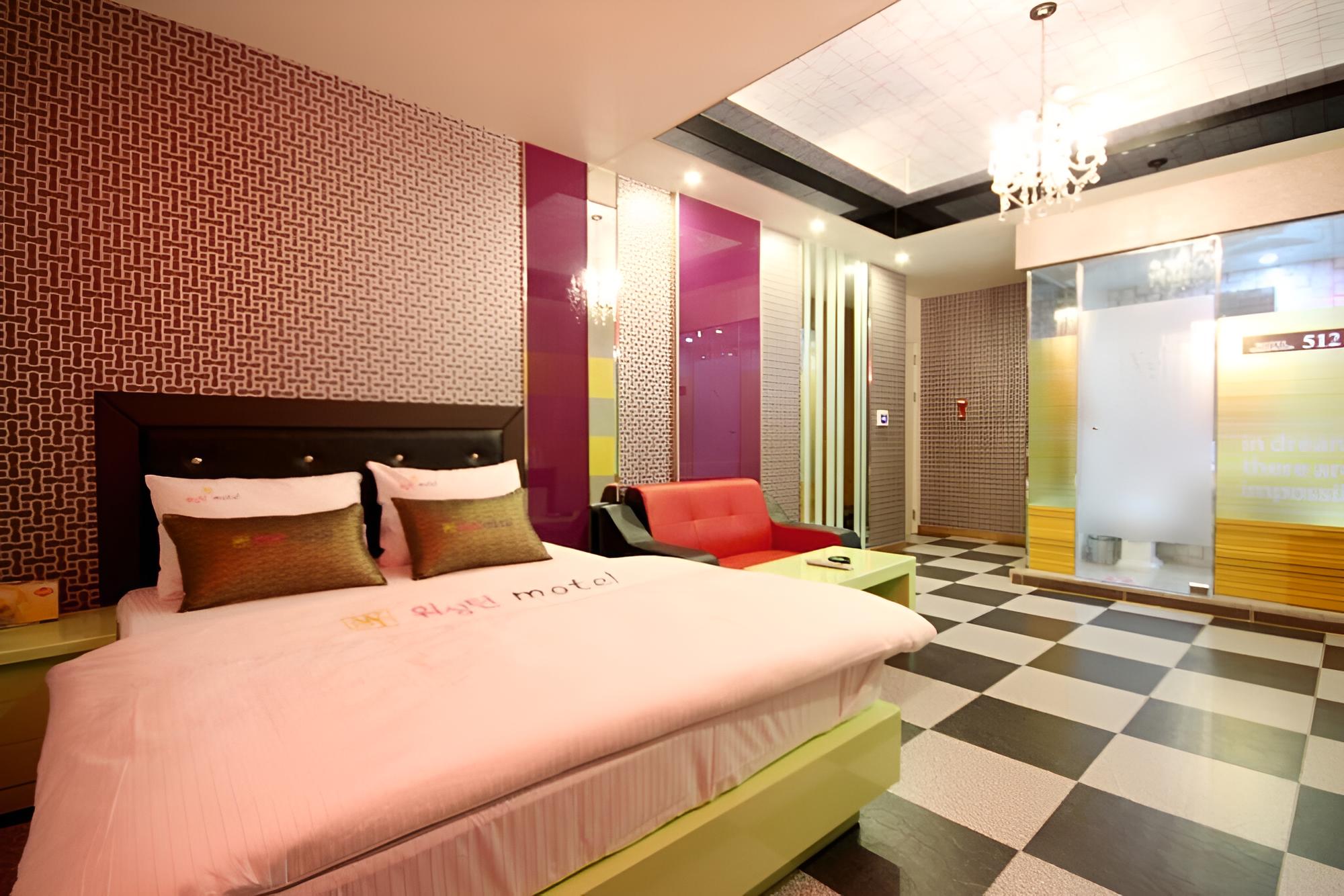 Room (VIP (Special Room/2PC/Netflix YouTube) - Photo 9