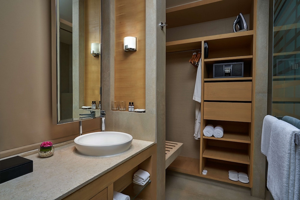 Room, 2 Twin Beds, Pool View Room, 2 Twin Beds, Pool View
