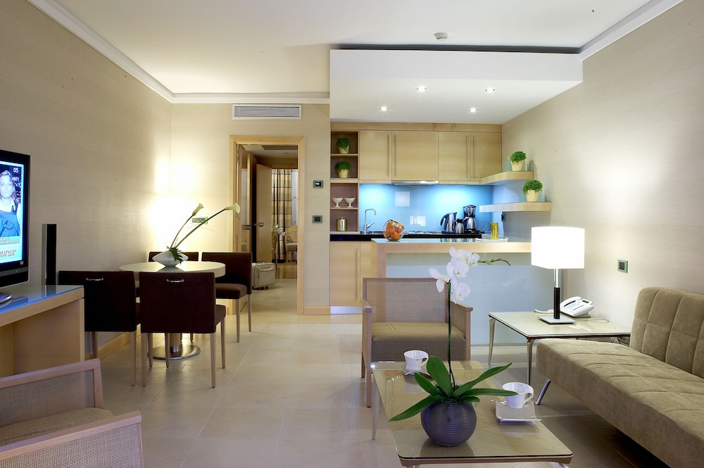Suite, Garden Area ( VIP) - Photo 5