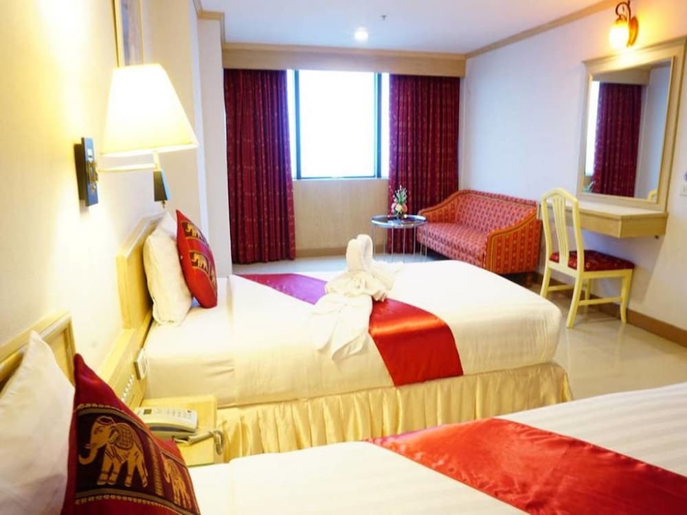 Deluxe Room - Photo 6