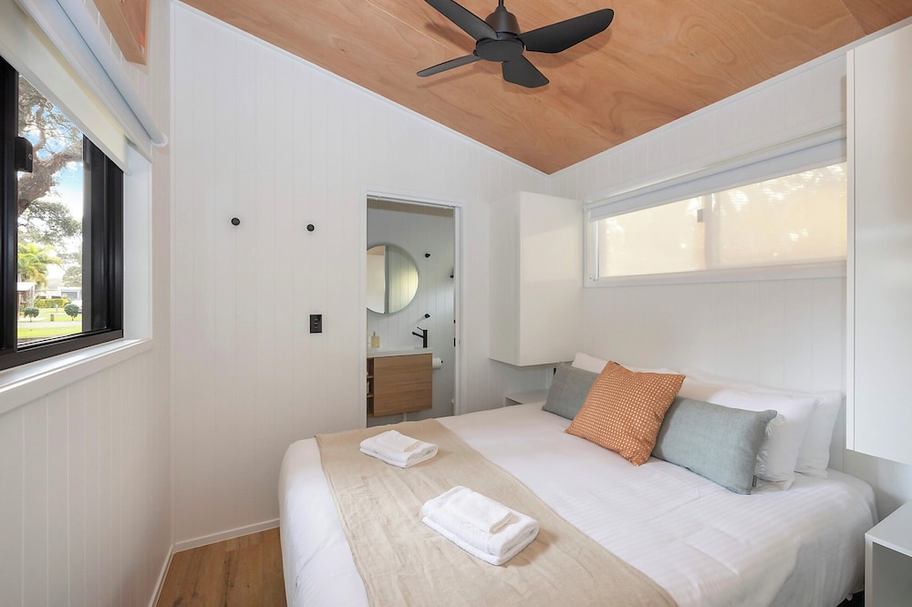 Premium Tiny Home - Sleeps 2 photo 2