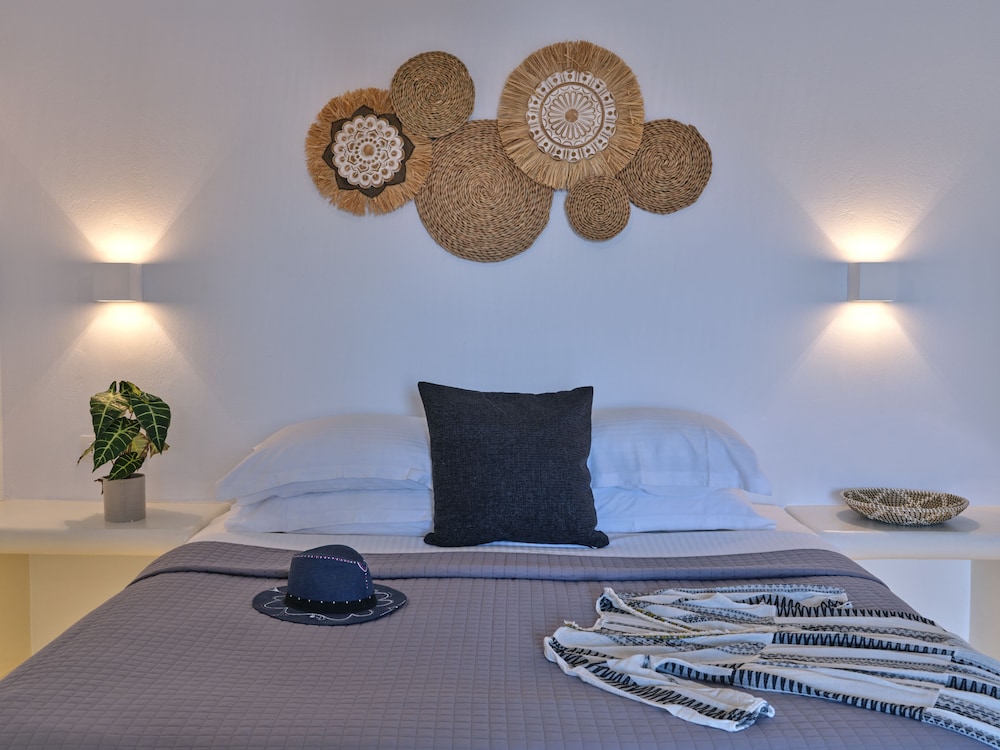 Deluxe Triple Room, Garden View photo 2