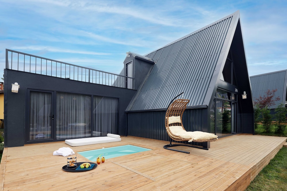 Deluxe Plus Bungalow - Photo 8