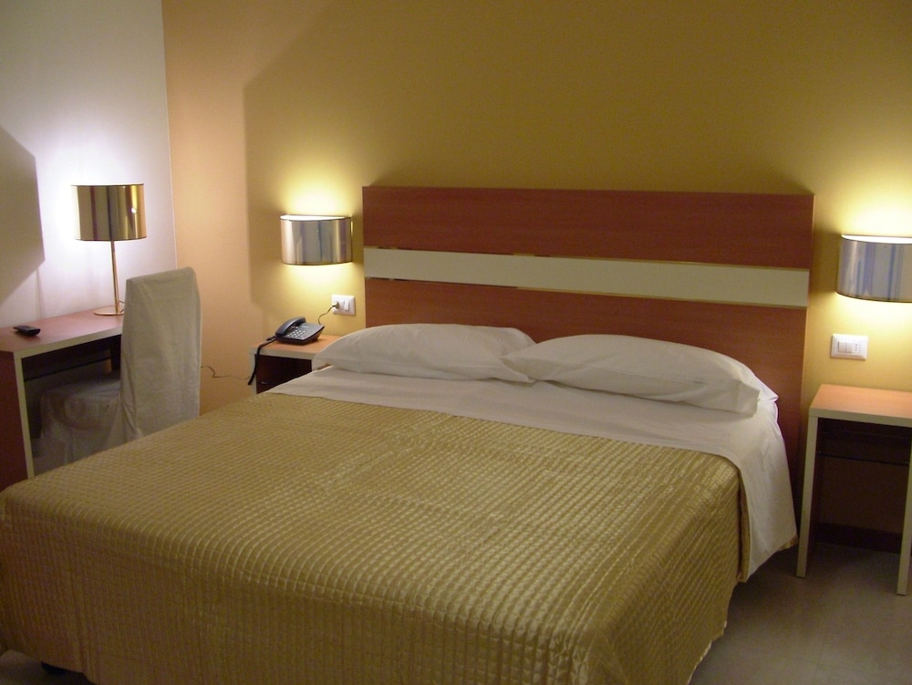 Double or Twin Room - Photo 1