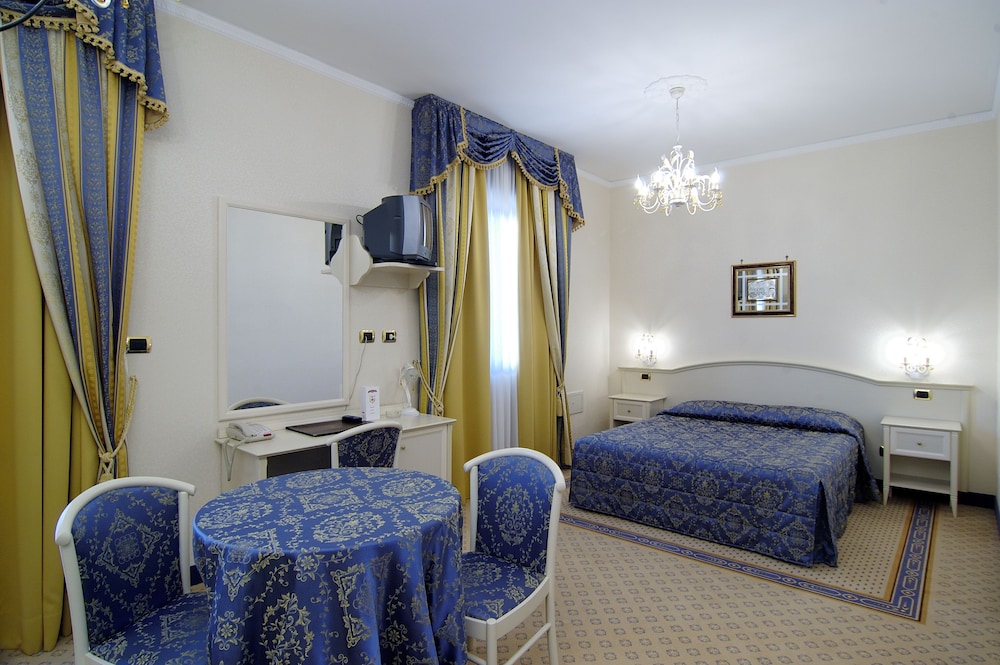 Junior Suite - Photo 1