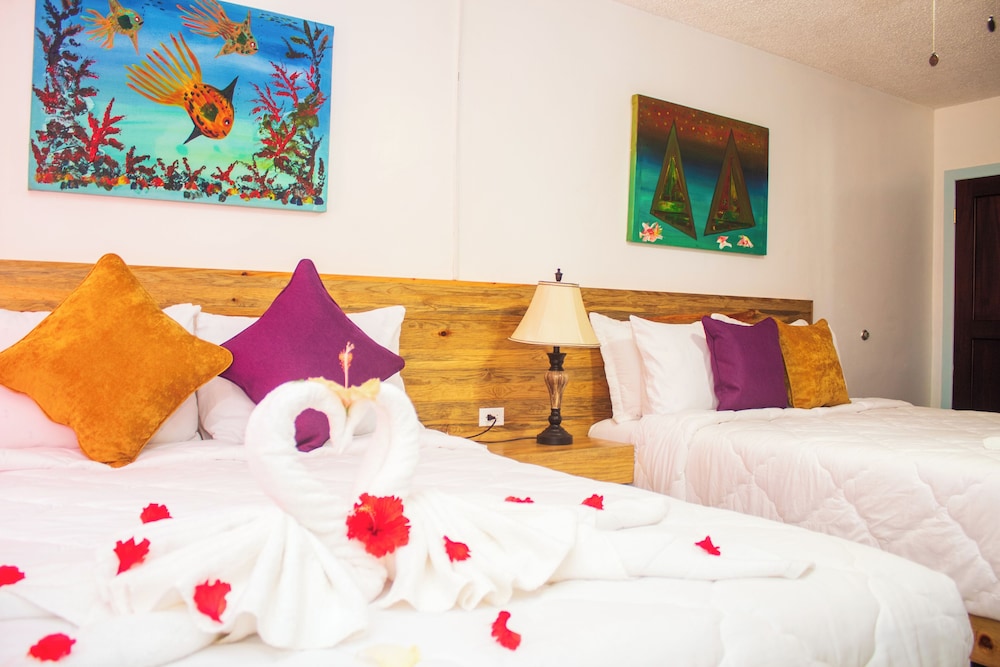 Double Room with Garden View - Photo 10