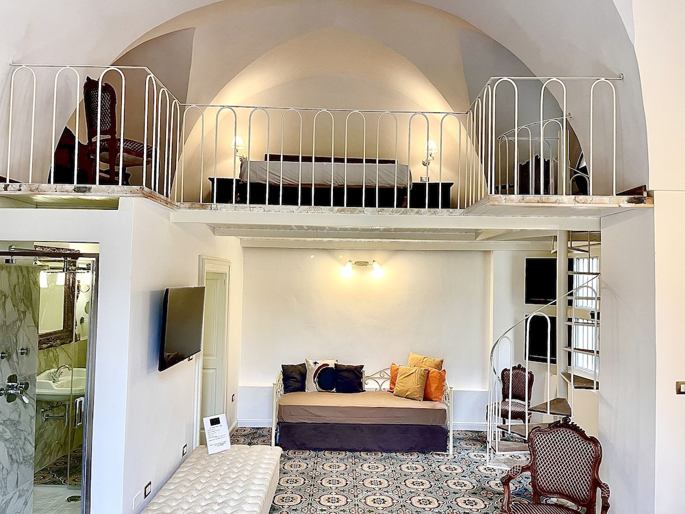 Comfort Room, Patio, Park View