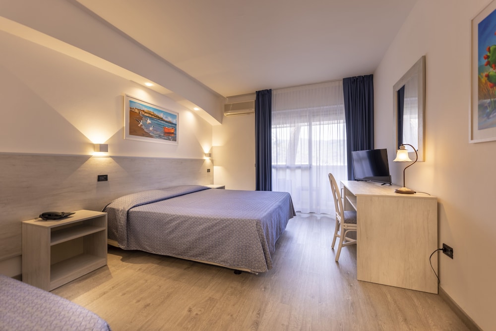 Comfort Triple Room