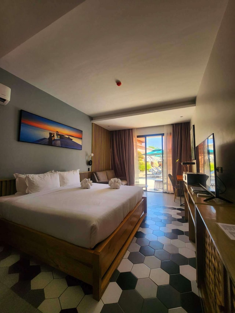 Deluxe Double Room, 1 King Bed, Non Smoking - Photo 22