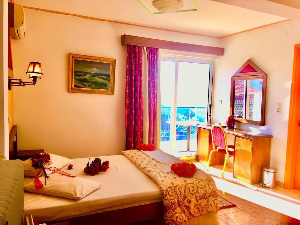 Double or Twin Room - Photo 1