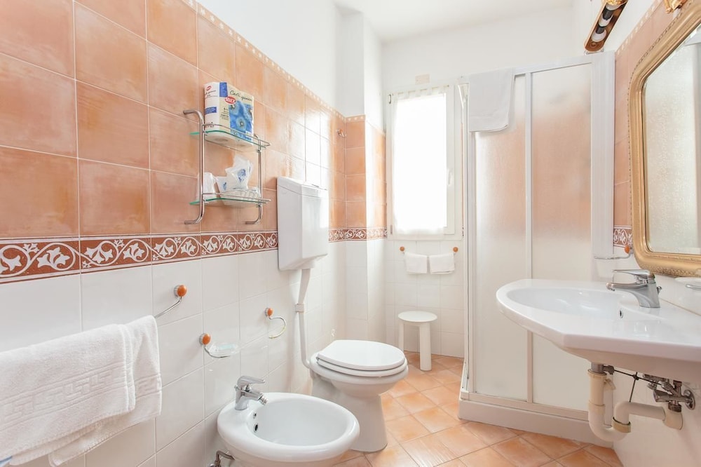 Superior Suite, 1 Bedroom, Private Bathroom, Garden Area photo 2