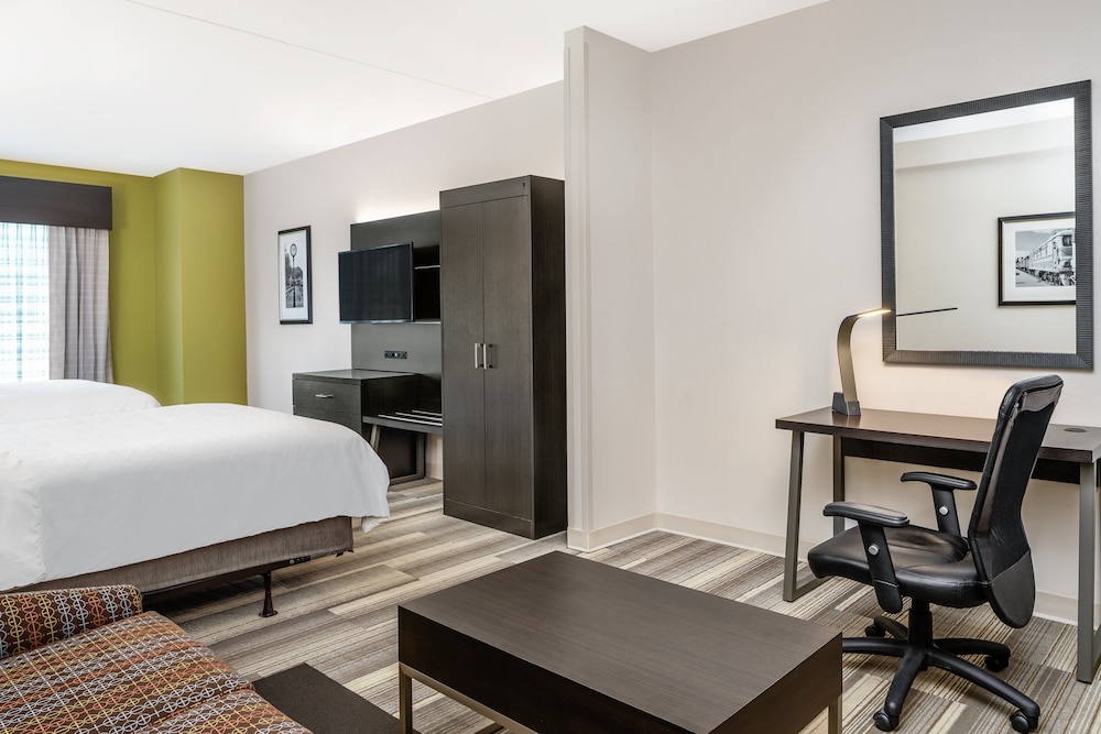 Suite, 2 Queen Beds, Accessible (Mobility) - Photo 2