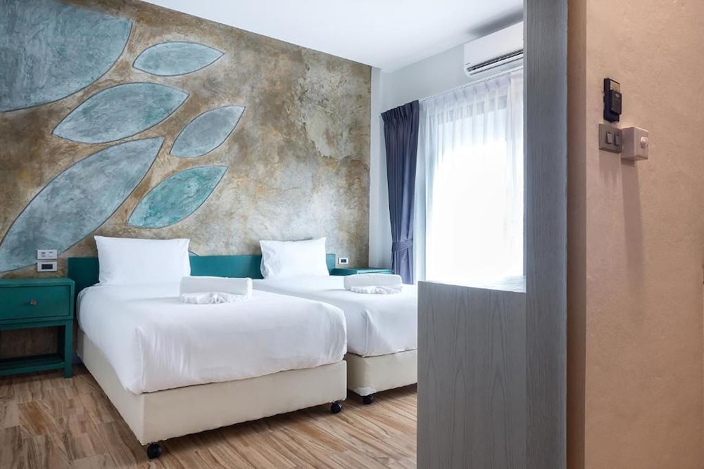 Deluxe Room - Photo 10
